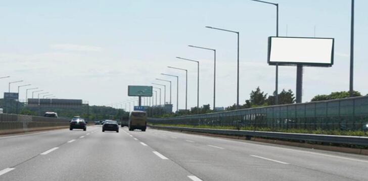 首爾機(jī)場(chǎng)高速廣告
